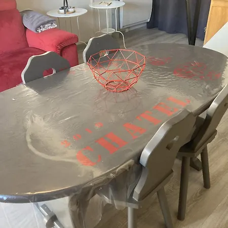 Chatel-appartement Idealement Situe Lägenhet Châtel